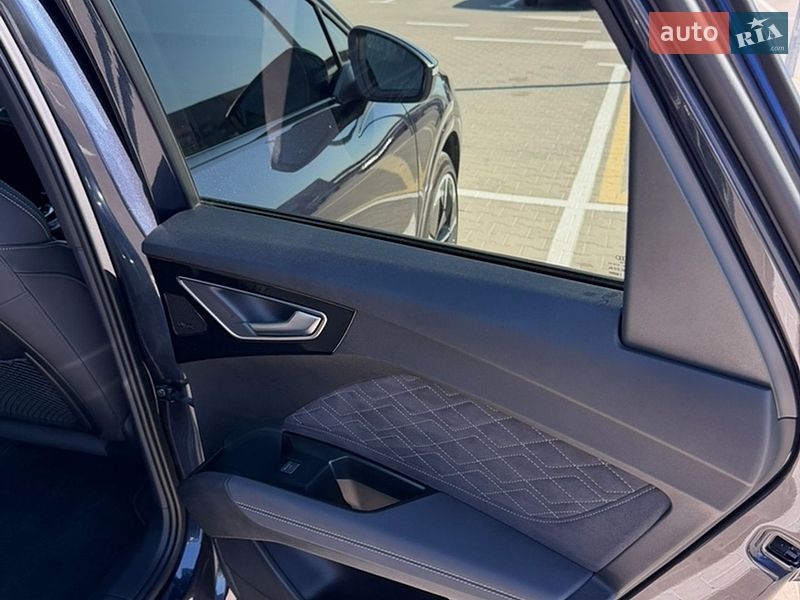 Внедорожник / Кроссовер Audi Q4 e-tron 2024 в Киеве