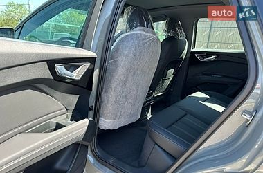 Внедорожник / Кроссовер Audi Q4 e-tron 2025 в Киеве фото 18 Внедорожник / Кроссовер Audi Q4 e-tron 2025 в Киеве