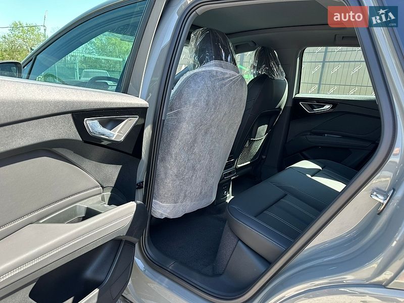 Внедорожник / Кроссовер Audi Q4 e-tron 2025 в Киеве фото 18 Внедорожник / Кроссовер Audi Q4 e-tron 2025 в Киеве