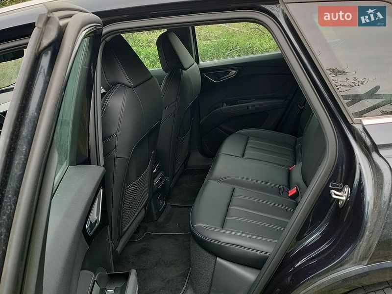 Внедорожник / Кроссовер Audi Q4 e-tron 2024 в Киеве
