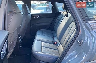 Внедорожник / Кроссовер Audi Q4 e-tron 2024 в Львове