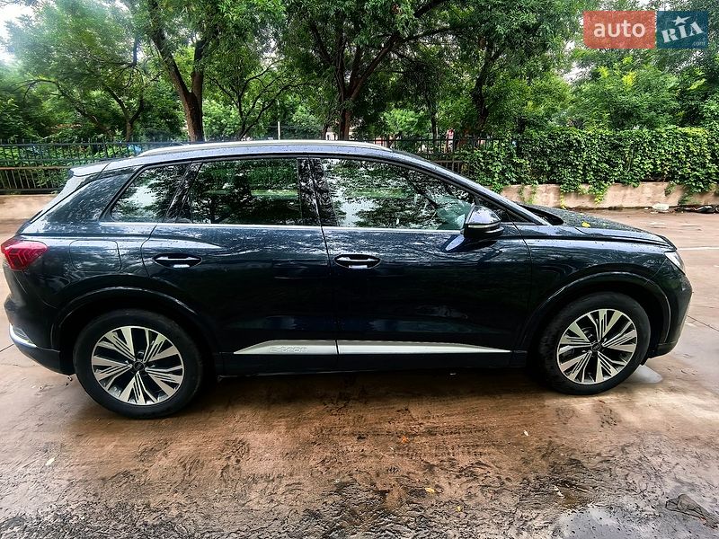 Внедорожник / Кроссовер Audi Q4 e-tron 2024 в Киеве