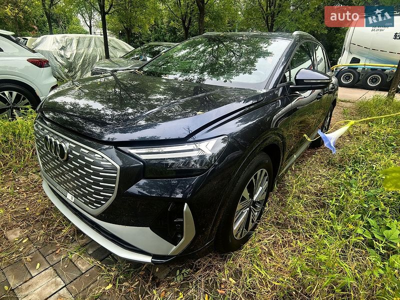 Audi Q4 e-tron 2024 Audi Q4 e-tron 2024