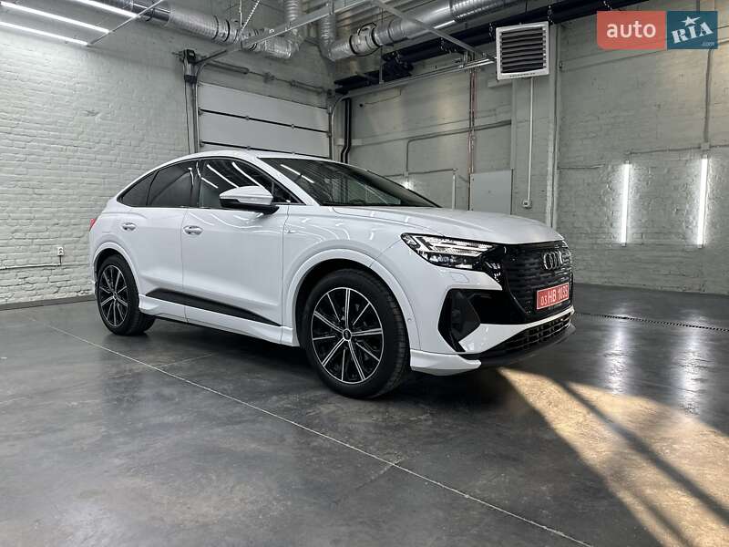 Внедорожник / Кроссовер Audi Q4 Sportback e-tron 2023 в 