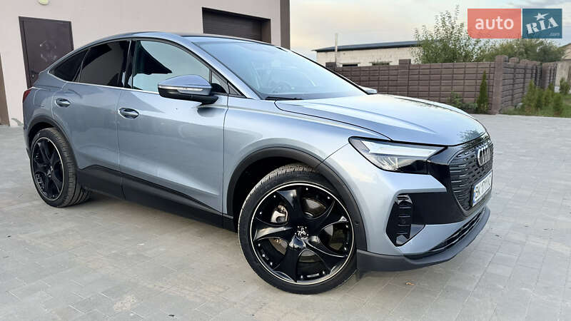 Внедорожник / Кроссовер Audi Q4 Sportback e-tron 2022 в 