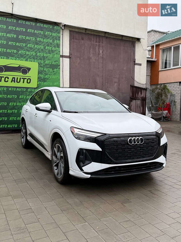 Внедорожник / Кроссовер Audi Q4 Sportback e-tron 2023 в 