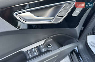 Внедорожник / Кроссовер Audi Q4 Sportback e-tron 2022 в 