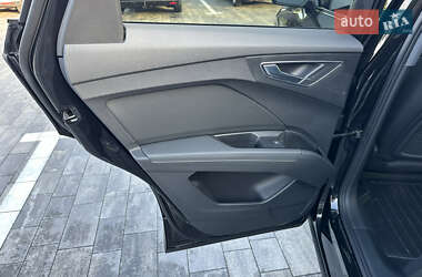 Внедорожник / Кроссовер Audi Q4 Sportback e-tron 2022 в 