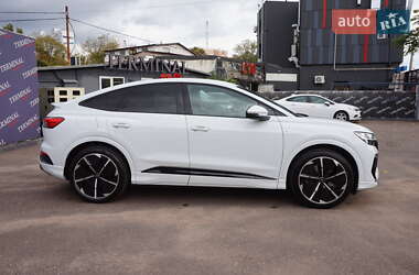 Внедорожник / Кроссовер Audi Q4 Sportback e-tron 2022 в 
