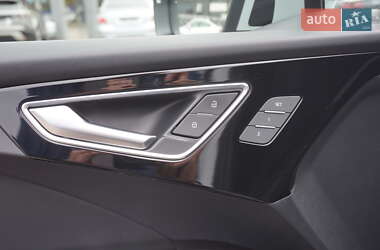 Внедорожник / Кроссовер Audi Q4 Sportback e-tron 2022 в 