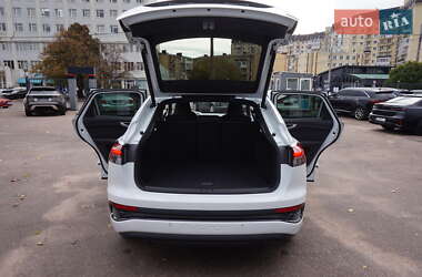 Внедорожник / Кроссовер Audi Q4 Sportback e-tron 2022 в 