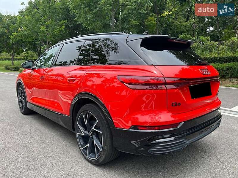 Внедорожник / Кроссовер Audi Q5 e-tron 2022 в Киеве