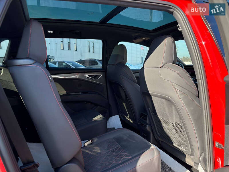 Внедорожник / Кроссовер Audi Q5 e-tron 2022 в Киеве фото 33 Внедорожник / Кроссовер Audi Q5 e-tron 2022 в Киеве