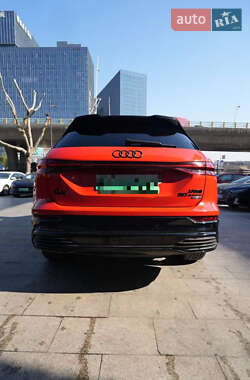 Внедорожник / Кроссовер Audi Q5 e-tron 2022 в 