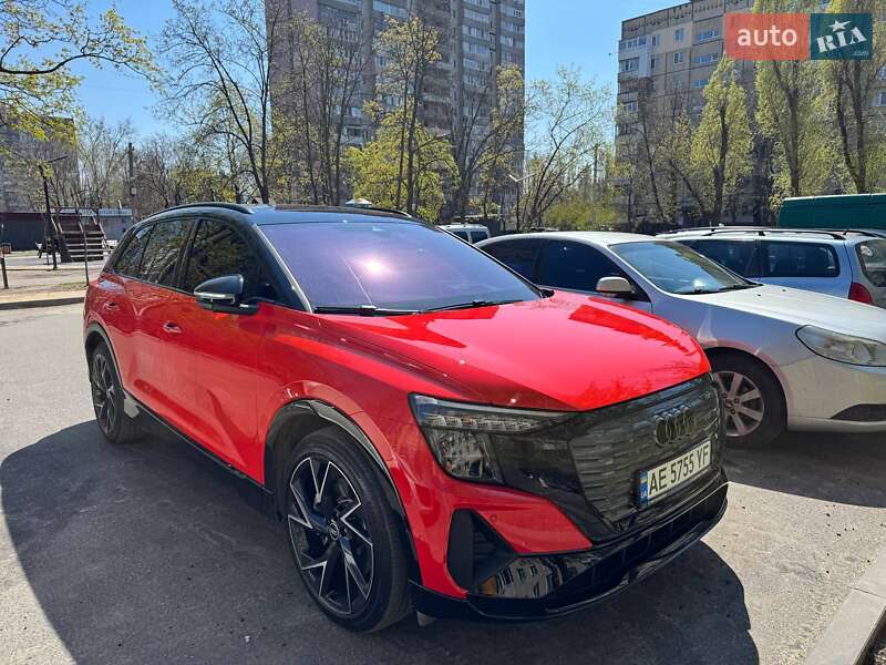Позашляховик / Кросовер Audi Q5 e-tron 2022 в Дніпрі