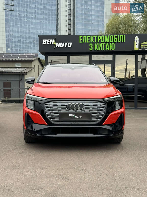 Позашляховик / Кросовер Audi Q5 e-tron 2022 в Києві