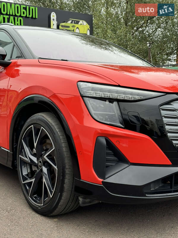 Позашляховик / Кросовер Audi Q5 e-tron 2022 в Києві