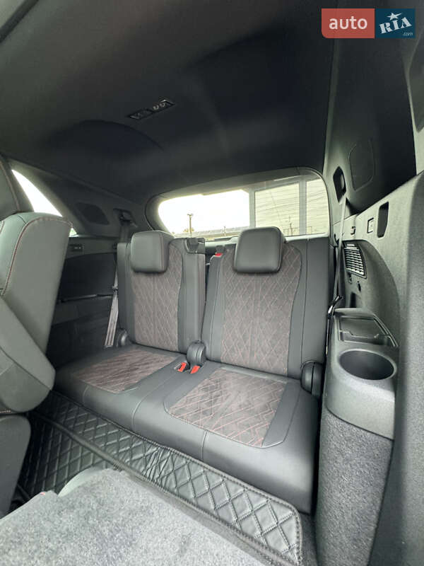 Позашляховик / Кросовер Audi Q5 e-tron 2022 в Києві