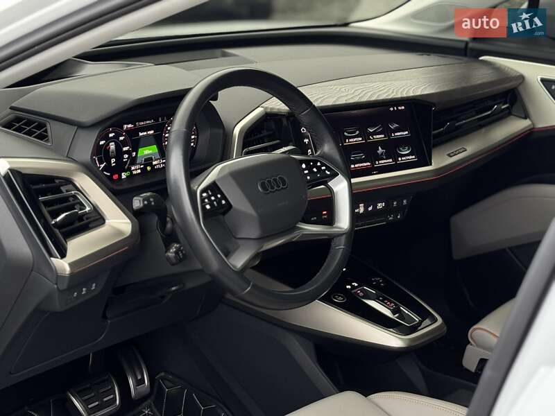 Позашляховик / Кросовер Audi Q5 e-tron 2022 в Києві