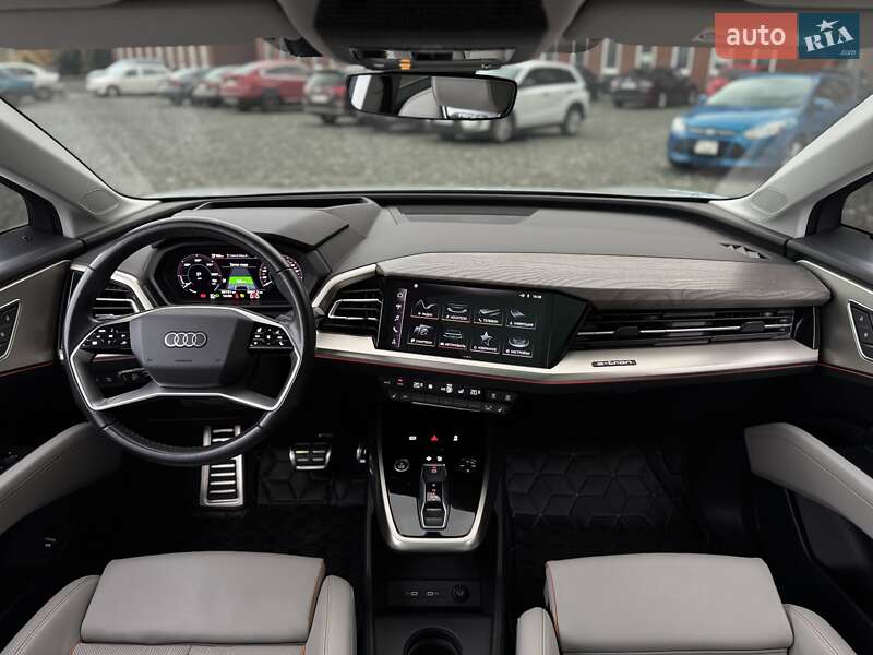 Позашляховик / Кросовер Audi Q5 e-tron 2022 в Києві