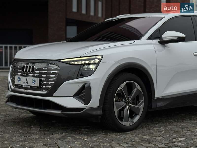 Позашляховик / Кросовер Audi Q5 e-tron 2022 в Києві