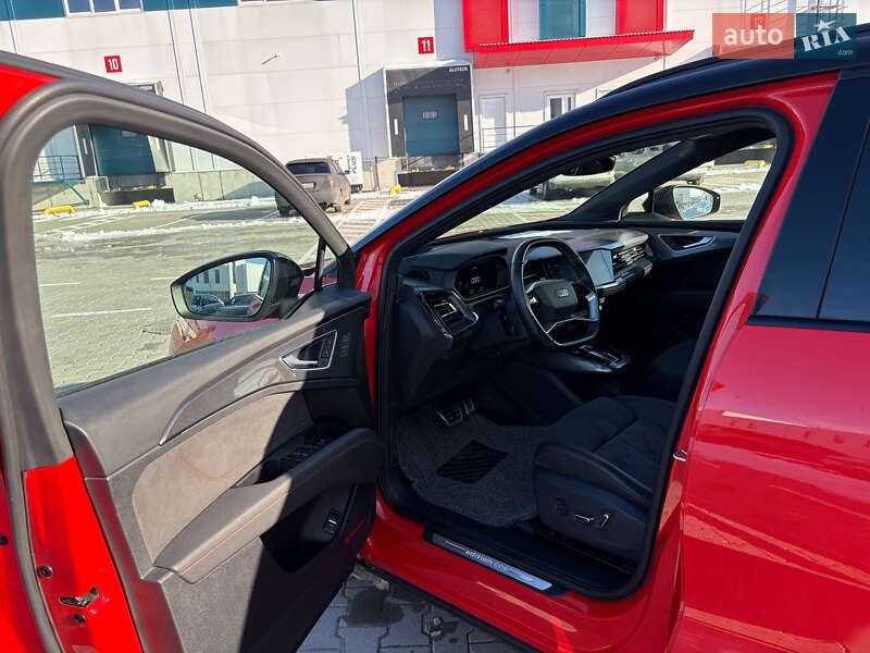 Внедорожник / Кроссовер Audi Q5 e-tron 2022 в Киеве фото 23 Внедорожник / Кроссовер Audi Q5 e-tron 2022 в Киеве