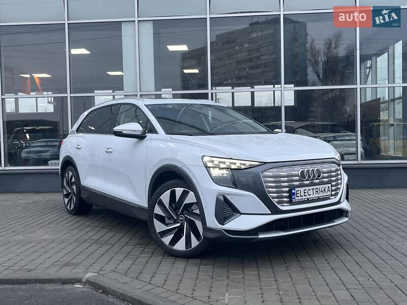 Внедорожник / Кроссовер Audi Q5 e-tron 2022 в Днепре