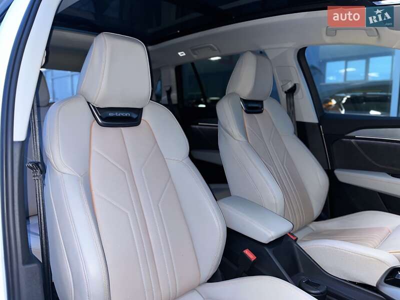 Внедорожник / Кроссовер Audi Q5 e-tron 2022 в Днепре