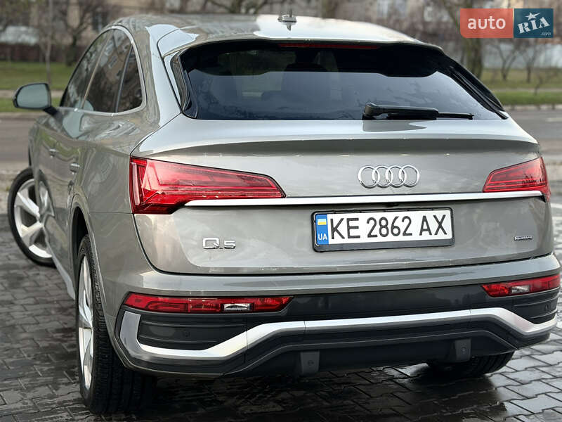 Позашляховик / Кросовер Audi Q5 Sportback 2022 в Кам'янському