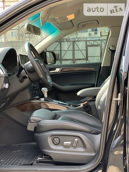 Позашляховик / Кросовер Audi Q5 2011 в Дніпрі
