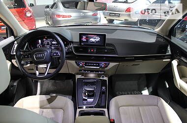 Позашляховик / Кросовер Audi Q5 2018 в 