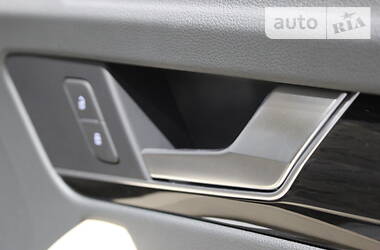 Позашляховик / Кросовер Audi Q5 2018 в 