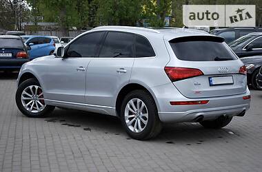 Позашляховик / Кросовер Audi Q5 2013 в 