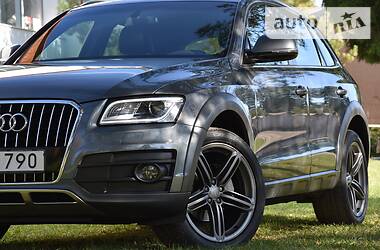 Позашляховик / Кросовер Audi Q5 2016 в 