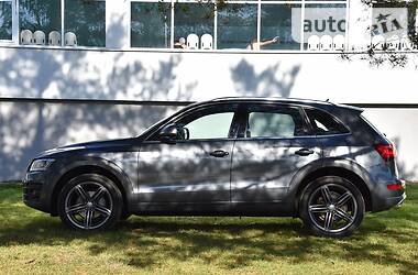 Позашляховик / Кросовер Audi Q5 2016 в 