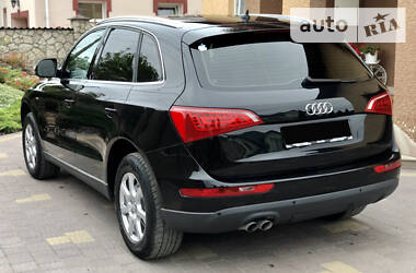 Внедорожник / Кроссовер Audi Q5 2010 в Тернополе