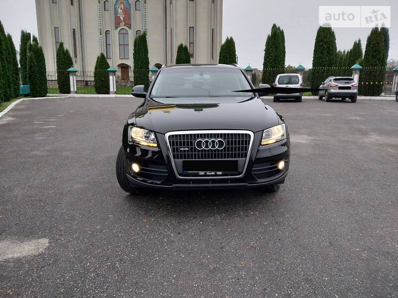 Внедорожник / Кроссовер Audi Q5 2010 в Дубно