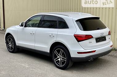Внедорожник / Кроссовер Audi Q5 2013 в 