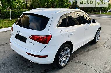 Внедорожник / Кроссовер Audi Q5 2010 в Киеве