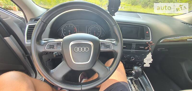 Внедорожник / Кроссовер Audi Q5 2010 в Полонном