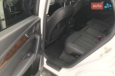 Внедорожник / Кроссовер Audi Q5 2018 в 