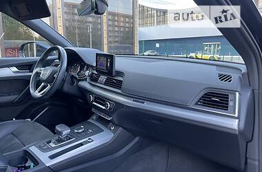 Позашляховик / Кросовер Audi Q5 2018 в 