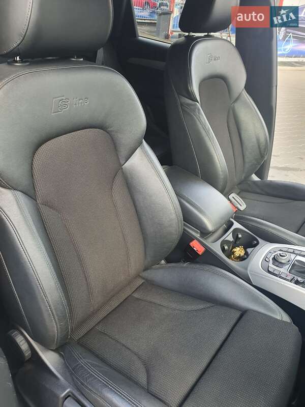 Внедорожник / Кроссовер Audi Q5 2011 в Глыбокой