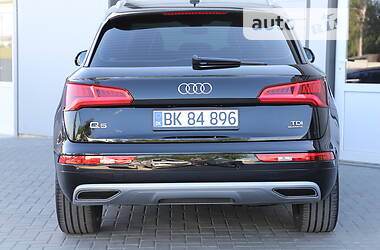 Внедорожник / Кроссовер Audi Q5 2017 в 