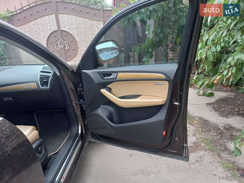 Внедорожник / Кроссовер Audi Q5 2012 в Лозовой