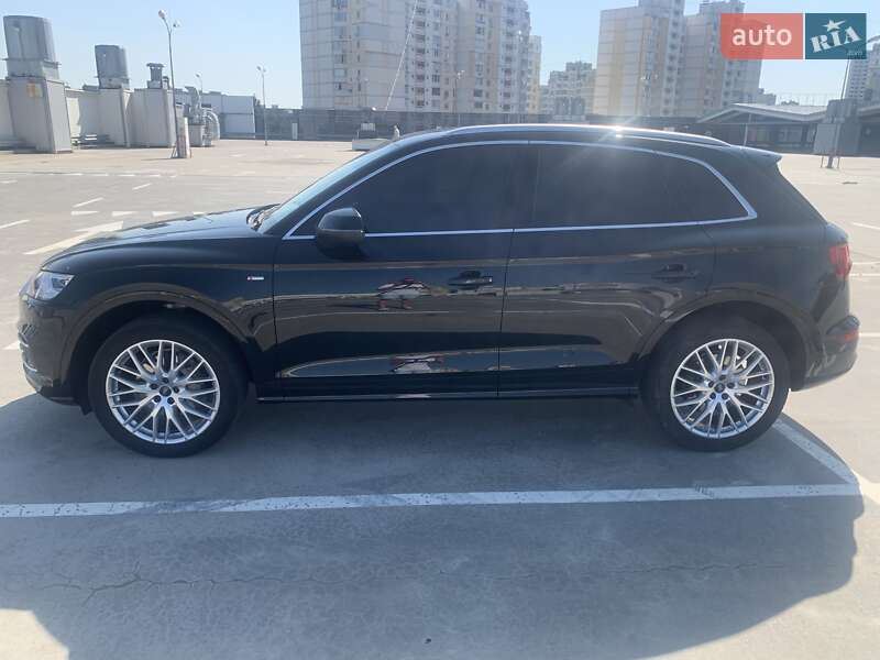 Позашляховик / Кросовер Audi Q5 2019 в Києві