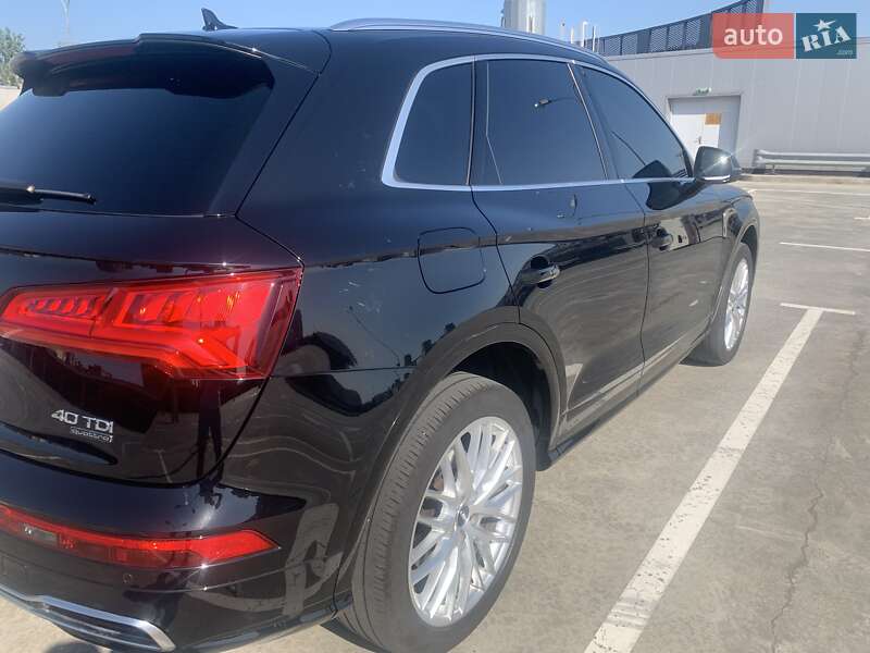 Позашляховик / Кросовер Audi Q5 2019 в Києві