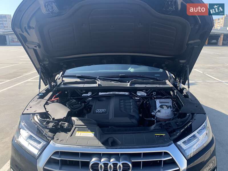 Позашляховик / Кросовер Audi Q5 2019 в Києві