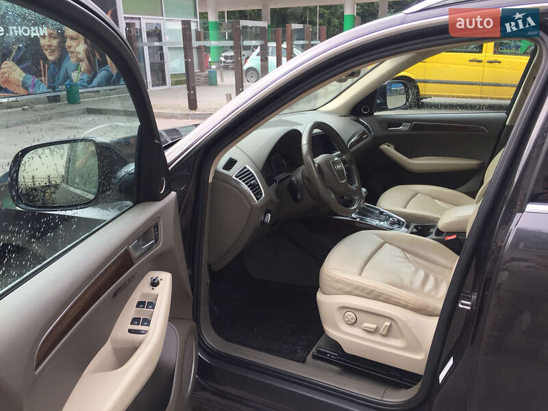 Внедорожник / Кроссовер Audi Q5 2011 в Киеве