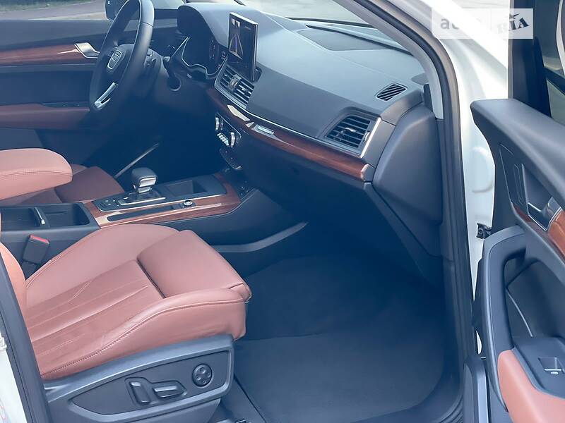 Позашляховик / Кросовер Audi Q5 2021 в Києві